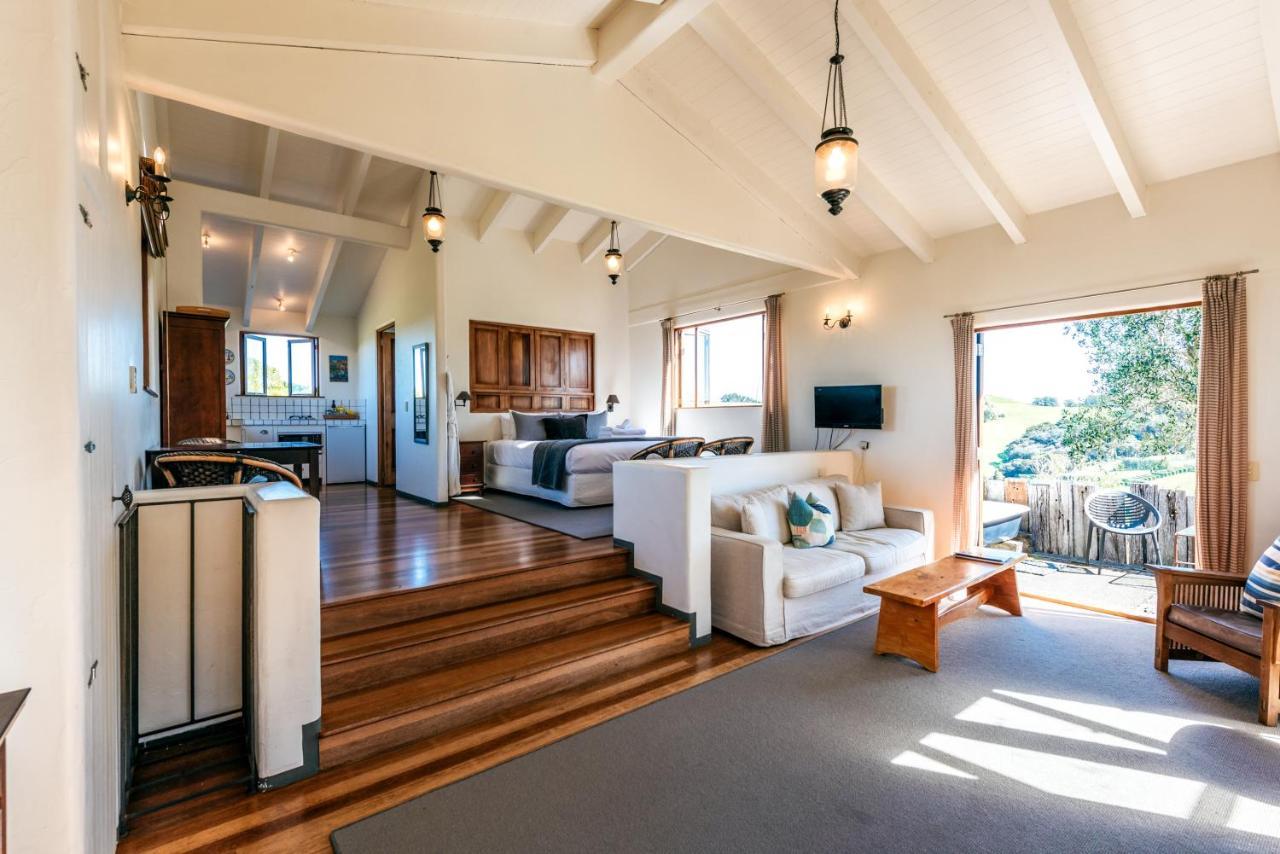 Отель The Loft At Cypress Ridge Estate Onetangi Экстерьер фото